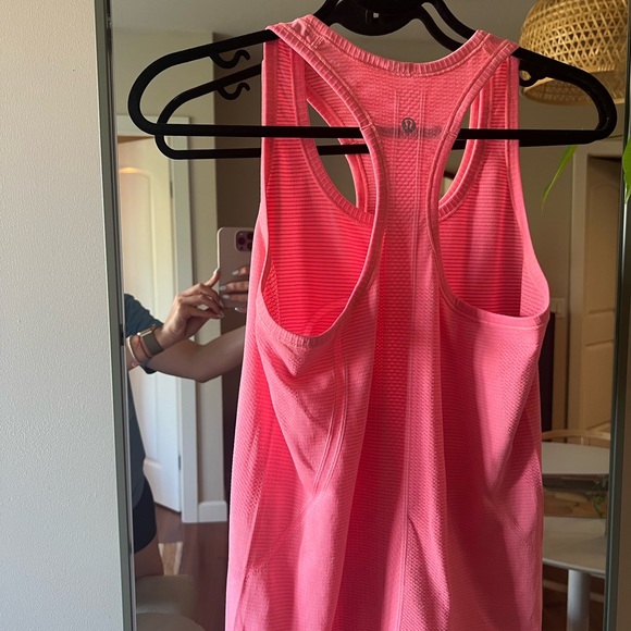 Lululemon swiftly tech tank top - Picture 3 of 3